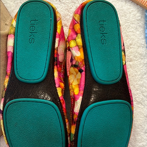 Tieks Aquarella Pink and Yellow Floral Flats size 7. Worn once - Picture 3 of 12